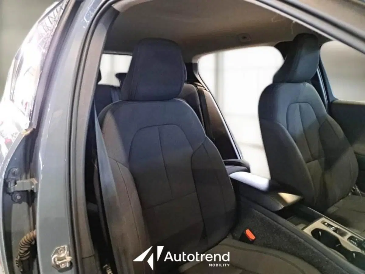 Volvo XC40 usata a Bari (19)