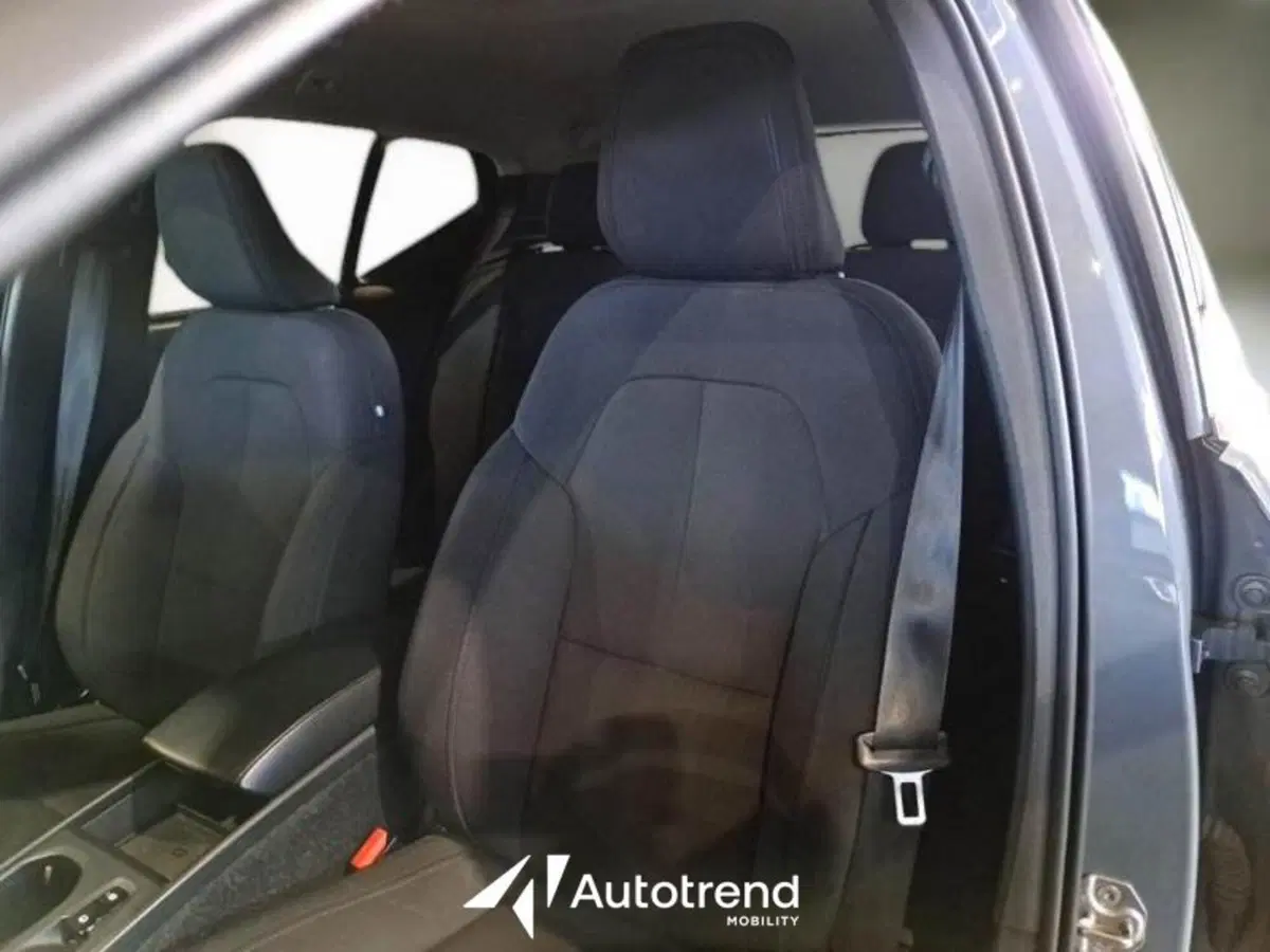 Volvo XC40 usata a Bari (6)