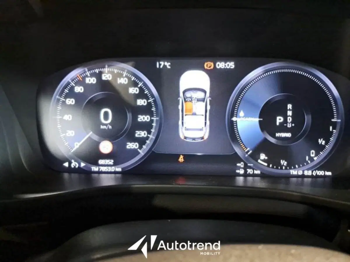 Volvo XC40 usata a Bari (9)