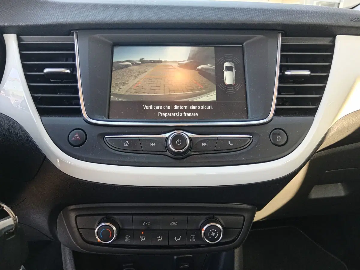 Opel Crossland X usata a Alessandria (11)