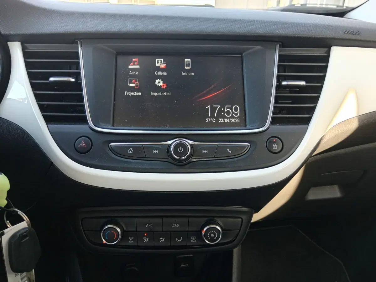 Opel Crossland X usata a Alessandria (12)
