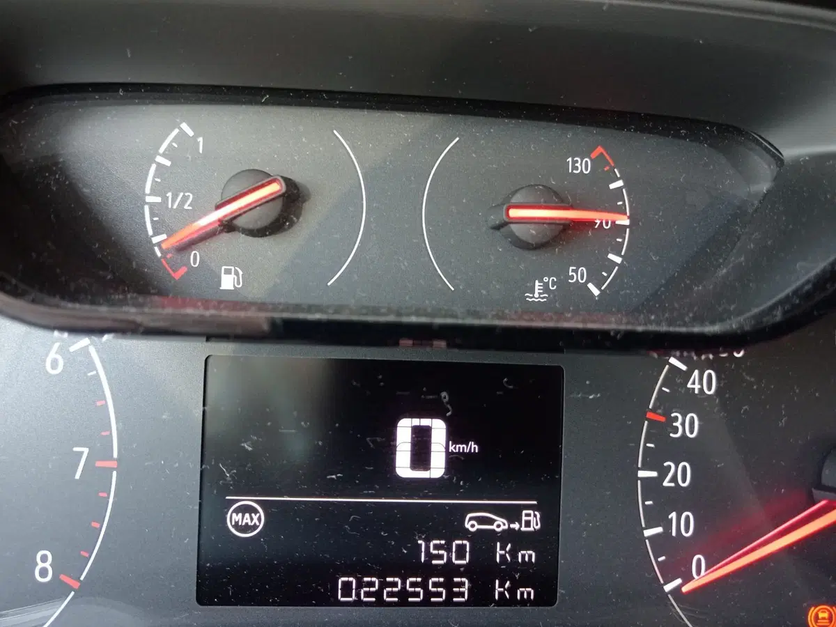 Opel Crossland X usata a Alessandria (13)