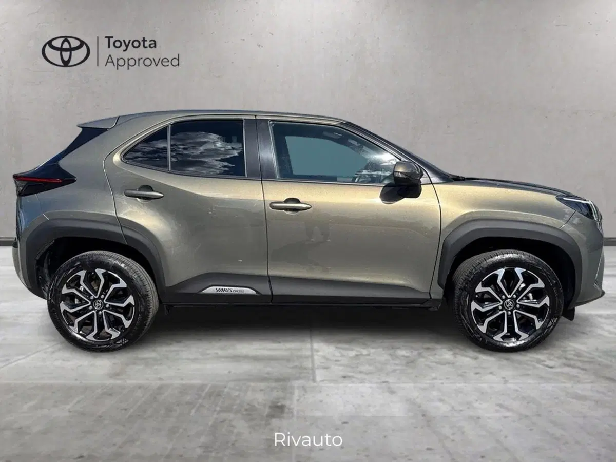 Toyota Yaris Cross usata a Como (4)