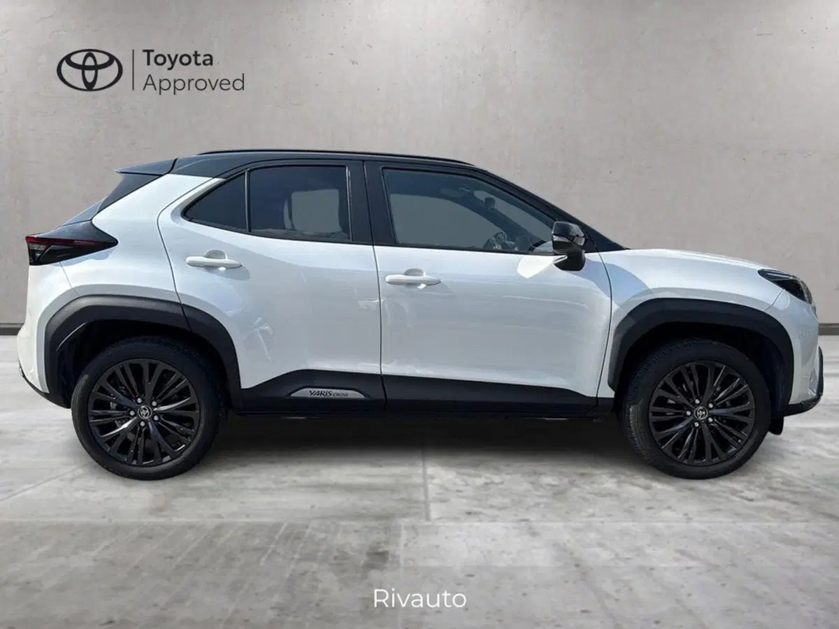 Toyota Yaris Cross usata a Como (4)