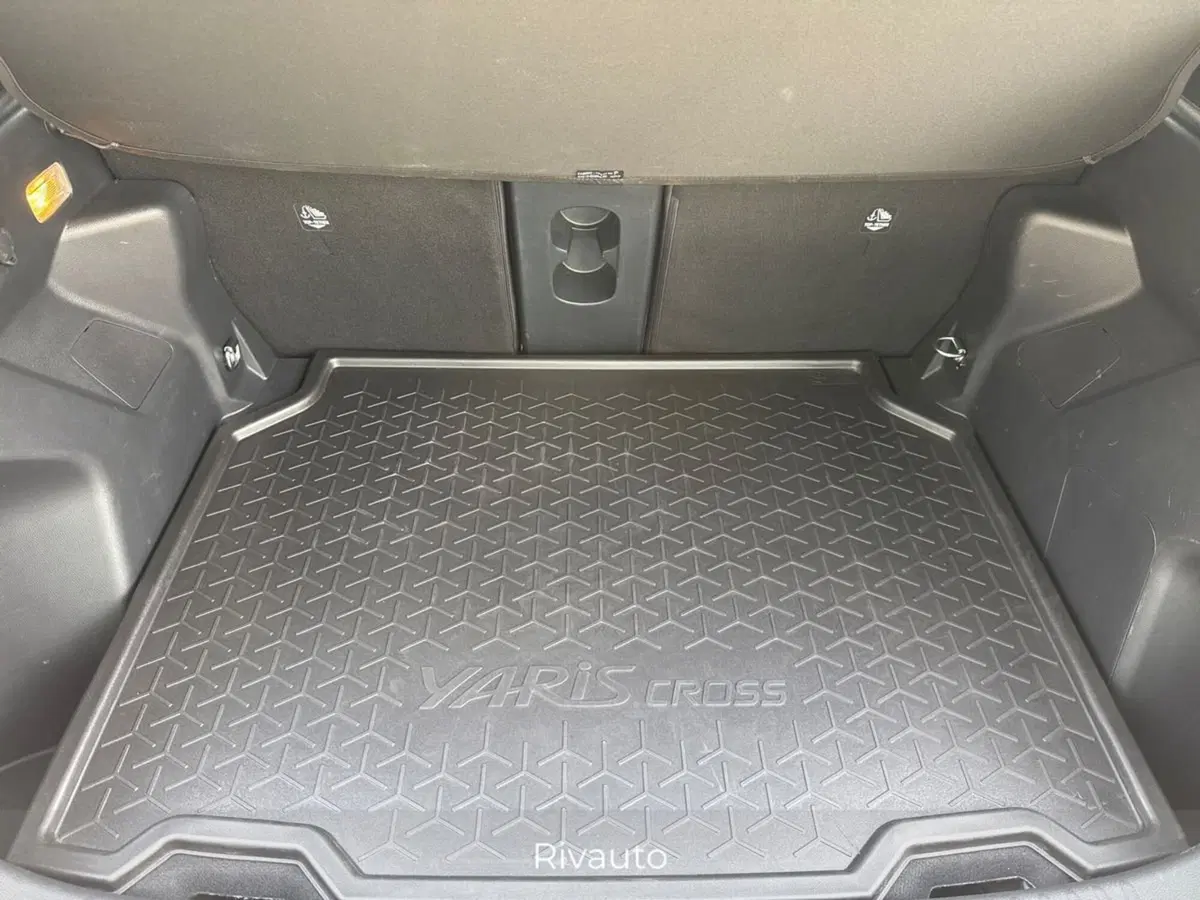 Toyota Yaris Cross usata a Como (6)