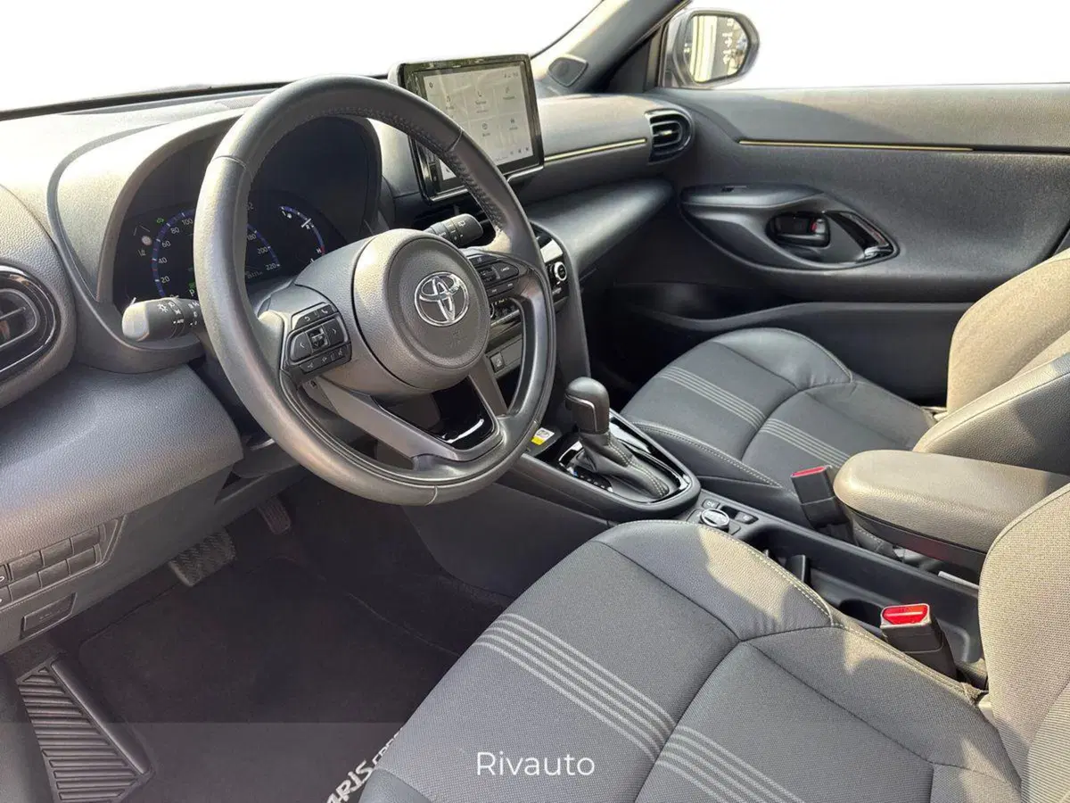 Toyota Yaris Cross usata a Como (7)