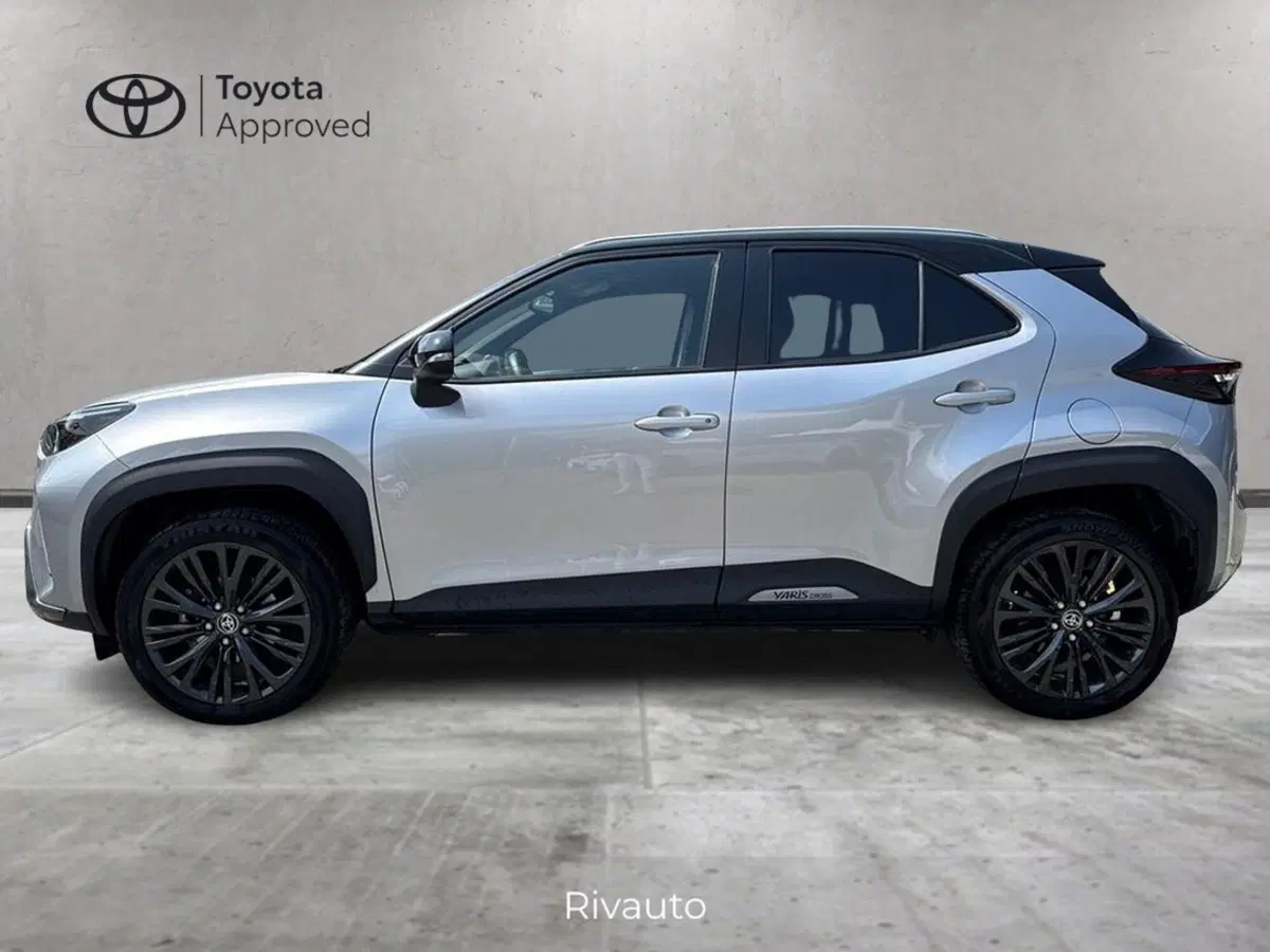 Toyota Yaris Cross usata a Como (3)