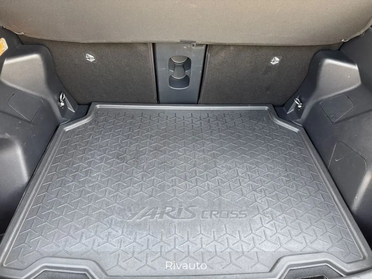 Toyota Yaris Cross usata a Como (6)