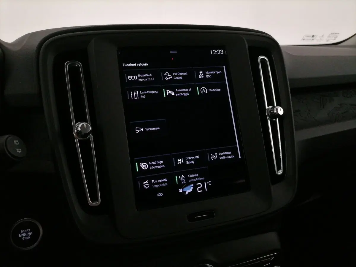 VOLVO Veicoli Commerciali XC40 usata a Roma (18)