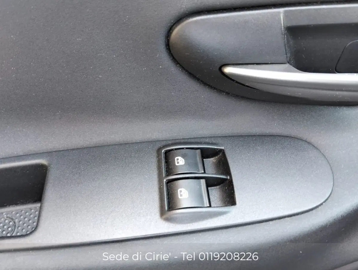 Lancia Ypsilon usata a Torino (10)