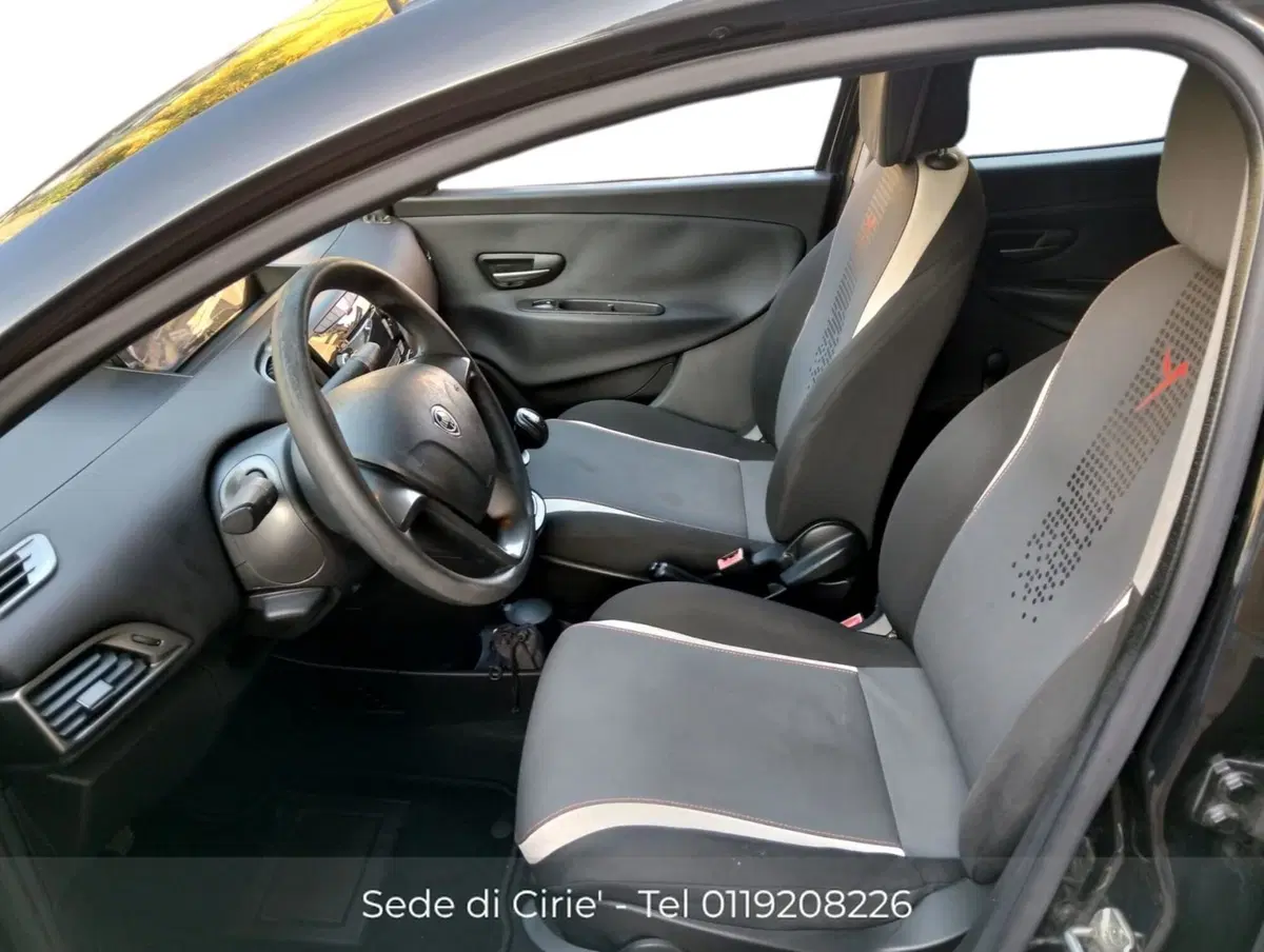 Lancia Ypsilon usata a Torino (5)