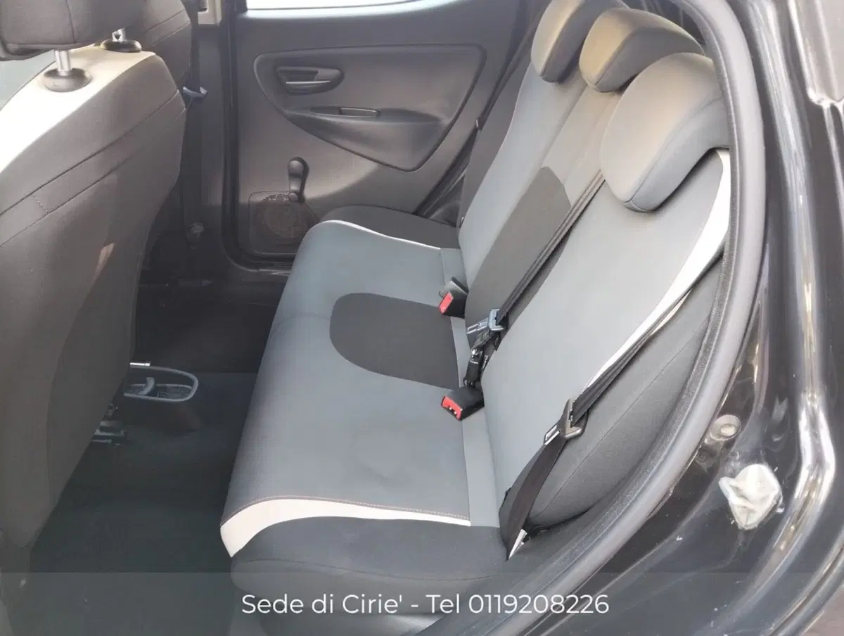 Lancia Ypsilon usata a Torino (6)