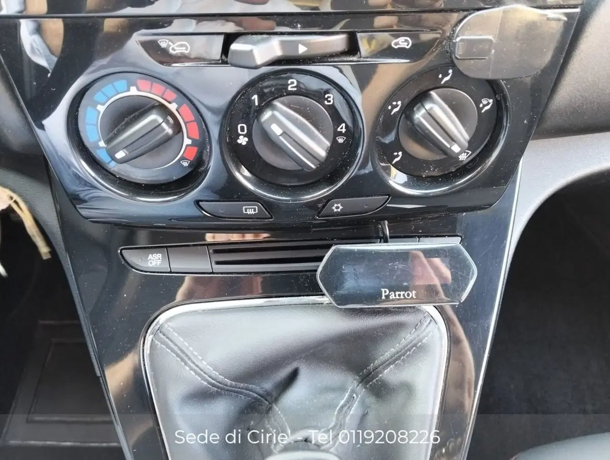 Lancia Ypsilon usata a Torino (8)