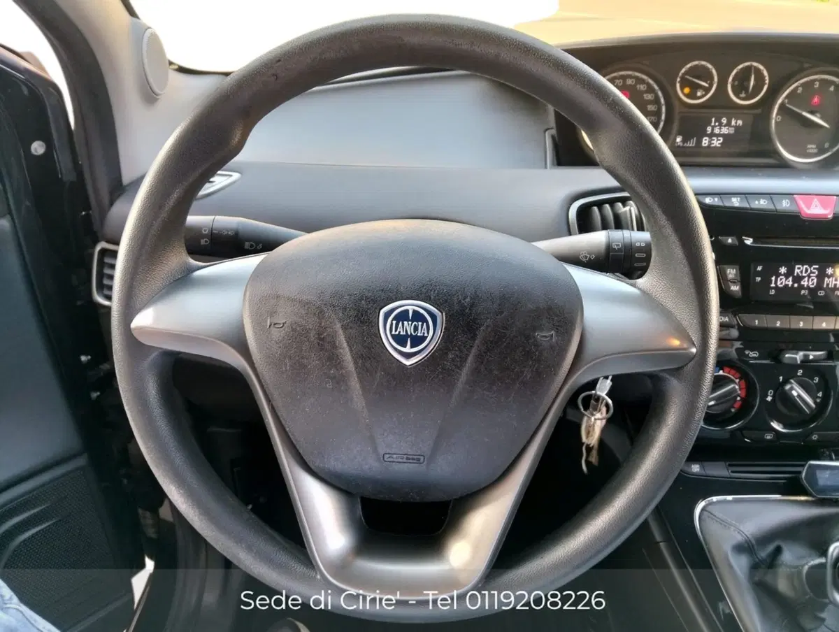 Lancia Ypsilon usata a Torino (9)
