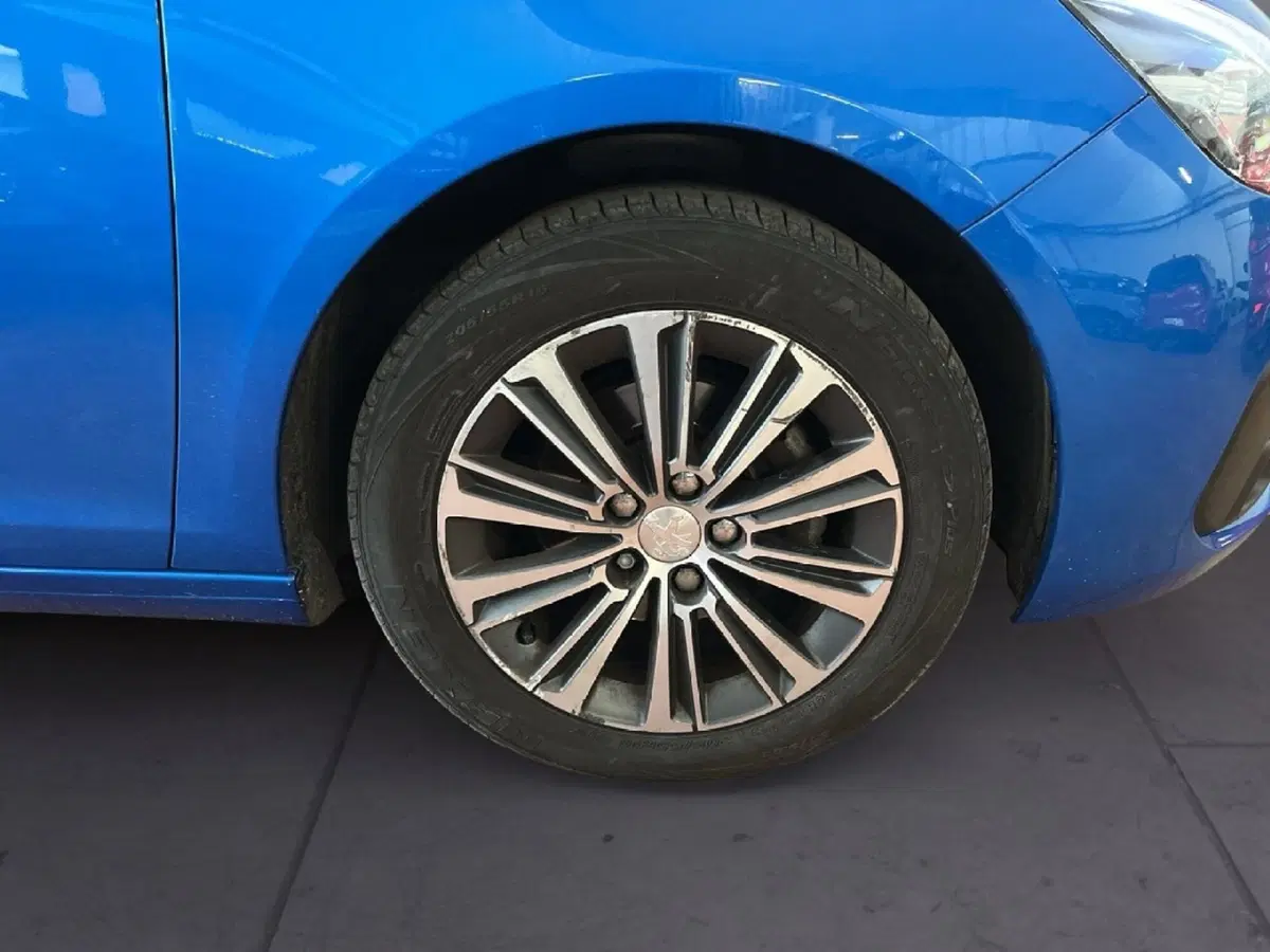 Peugeot 308 SW usata a Torino (8)