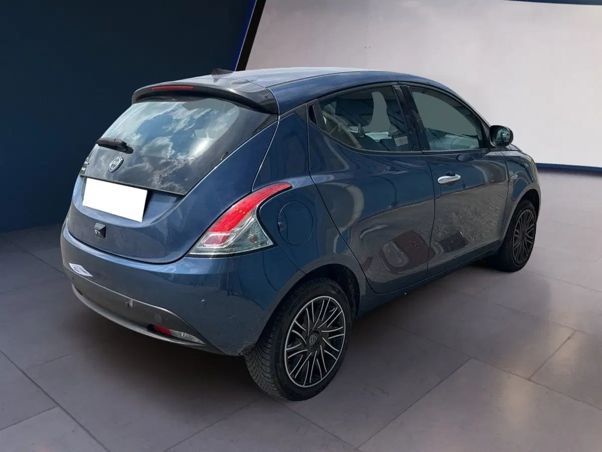 Lancia Ypsilon usata a Torino (6)