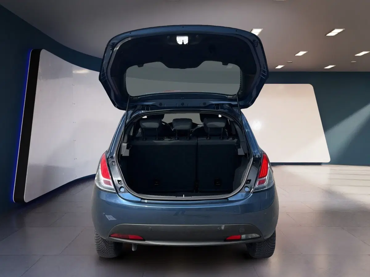 Lancia Ypsilon usata a Torino (7)