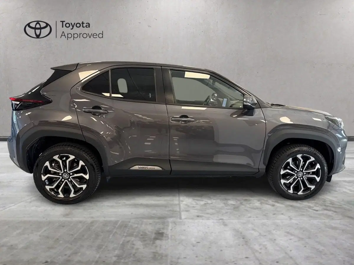 Toyota Yaris Cross usata a Prato (5)