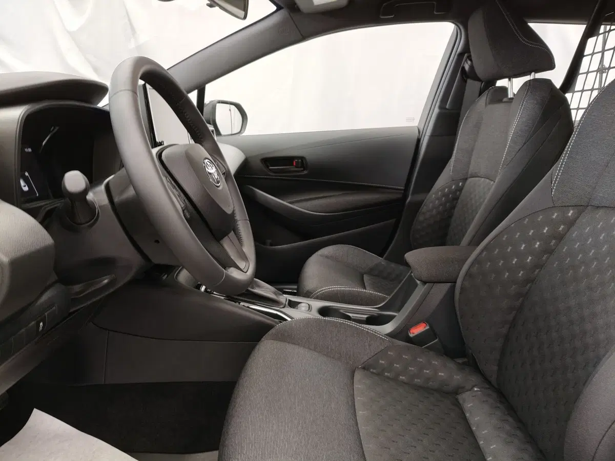 Toyota Corolla Touring Sports nuova a Roma (13)