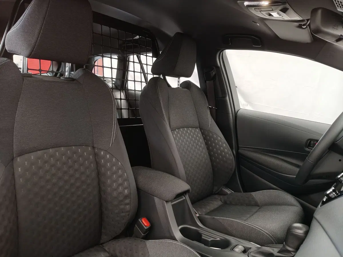 Toyota Corolla Touring Sports nuova a Roma (6)
