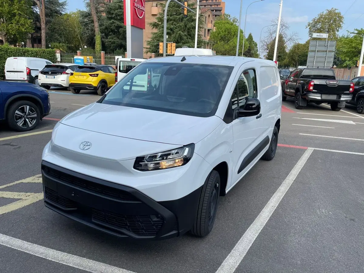 Toyota Proace City Furgone nuova a Bologna