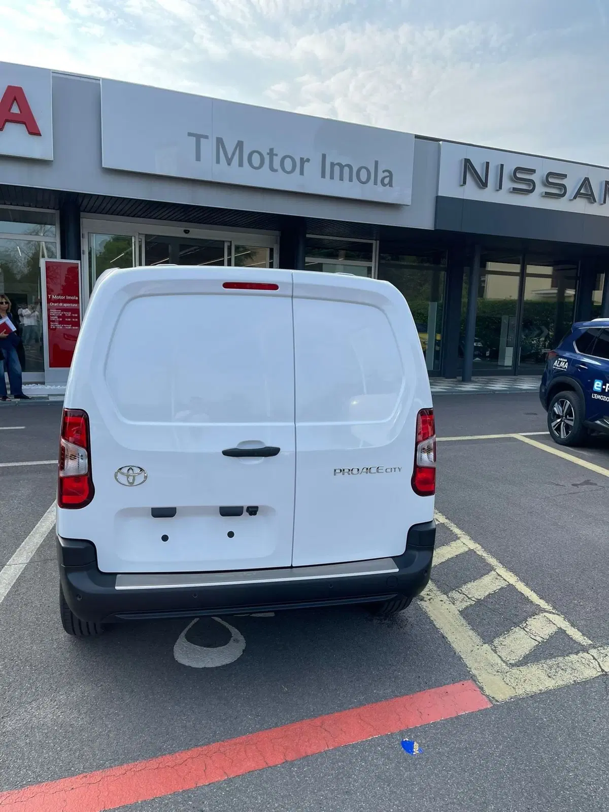 Toyota Proace City Furgone nuova a Bologna (3)