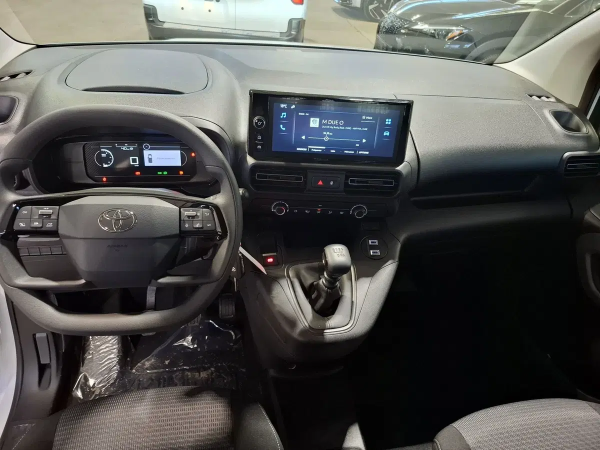 Toyota Proace City Verso nuova a Bologna (12)