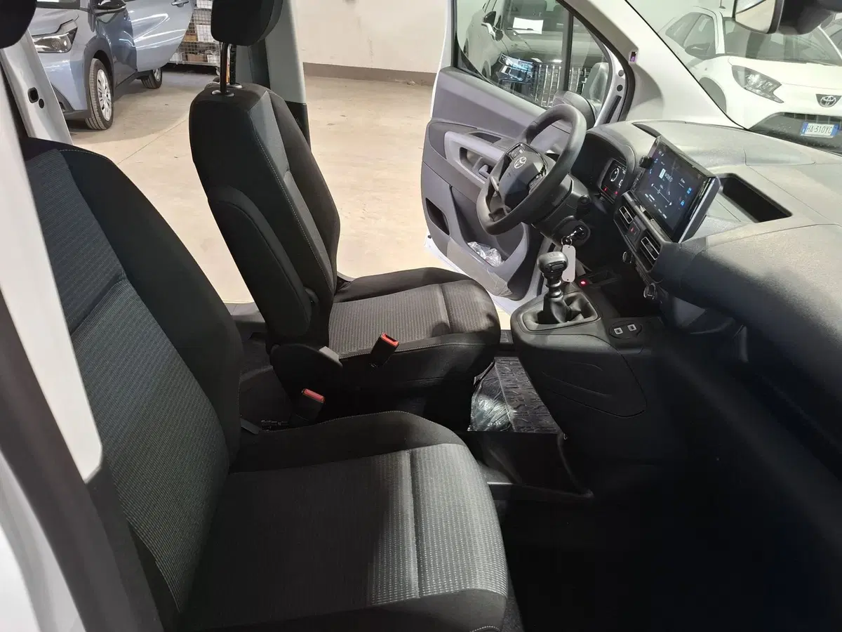 Toyota Proace City Verso nuova a Bologna (14)