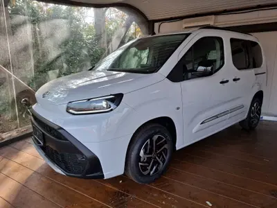 Toyota Proace City Verso City Verso 1.5D 100cv S&amp;S mt6 L1 D Executive nuova a San Lazzaro di Savena