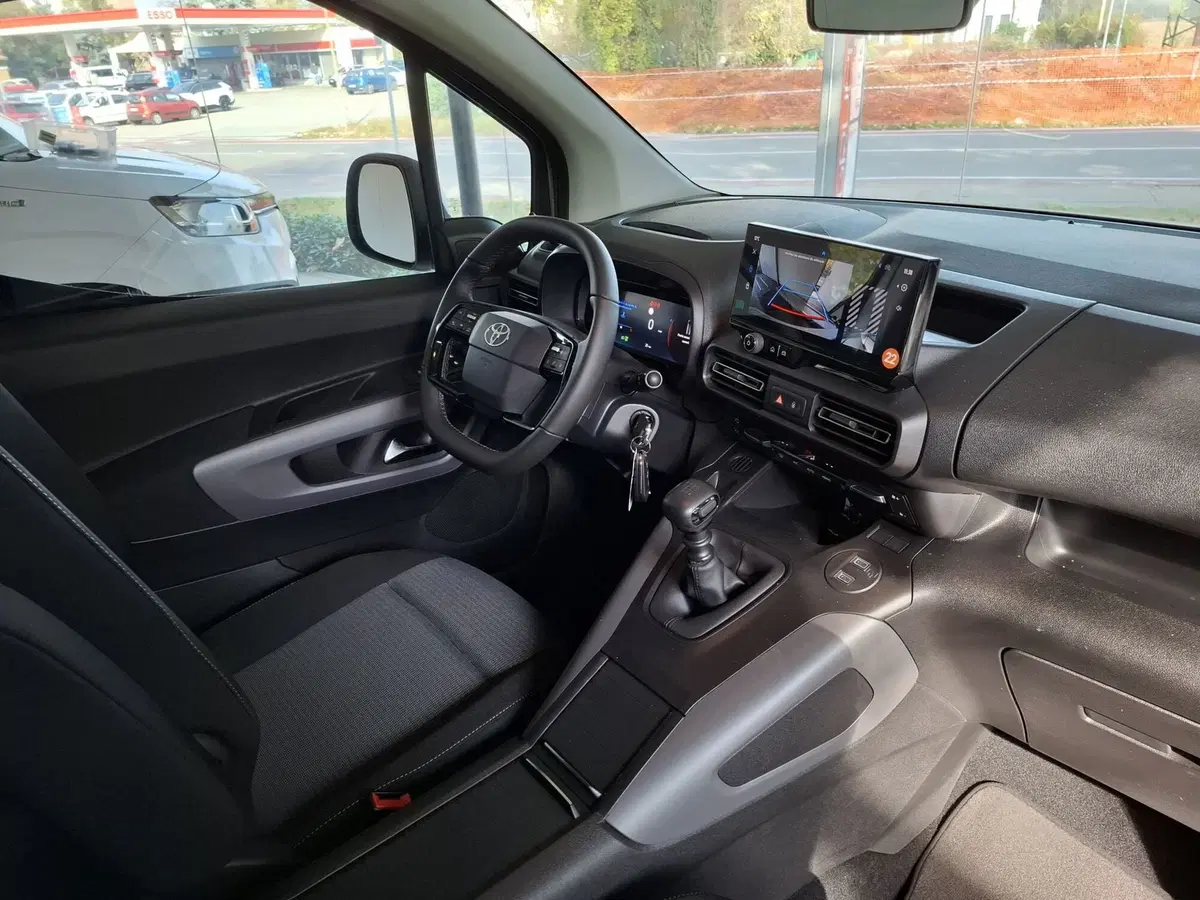 Toyota Proace City Verso nuova a Bologna (12)