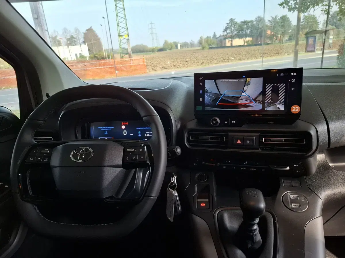 Toyota Proace City Verso nuova a Bologna (13)