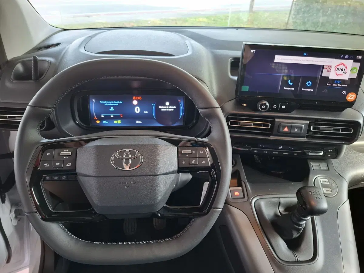 Toyota Proace City Verso nuova a Bologna (14)