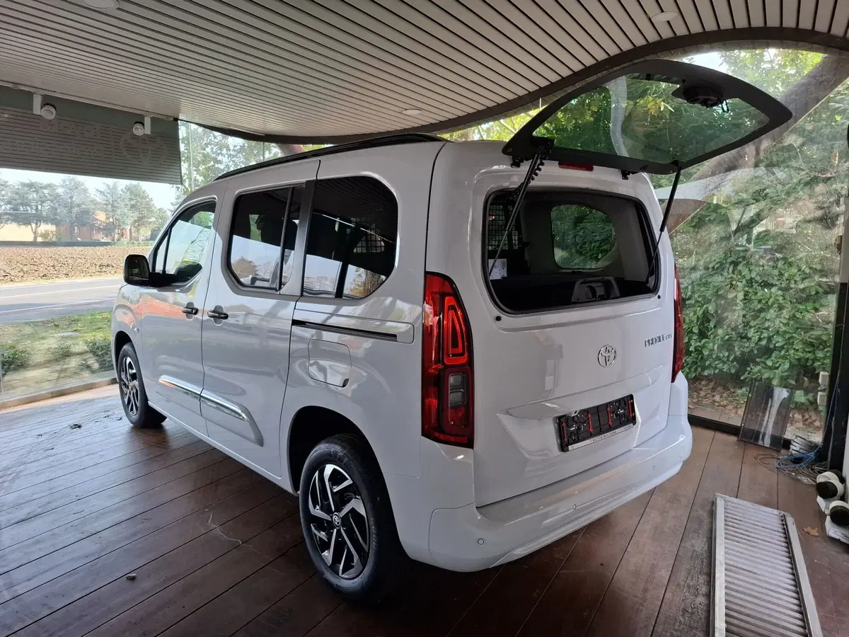 Toyota Proace City Verso nuova a Bologna (6)