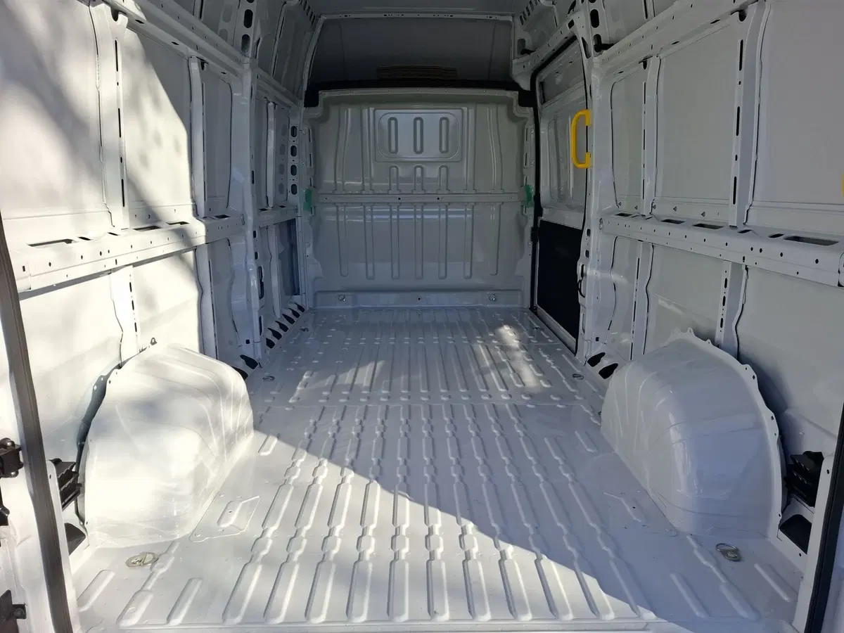 Toyota Proace Max Furgone nuova a Bologna (10)