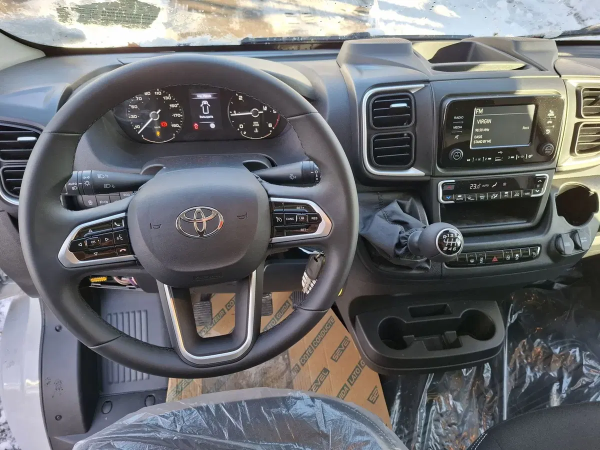 Toyota Proace Max Furgone nuova a Bologna (14)