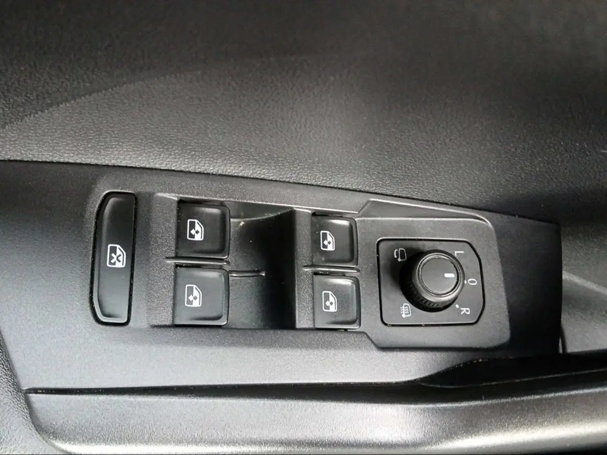 Volkswagen T-Cross usata a Siena (14)