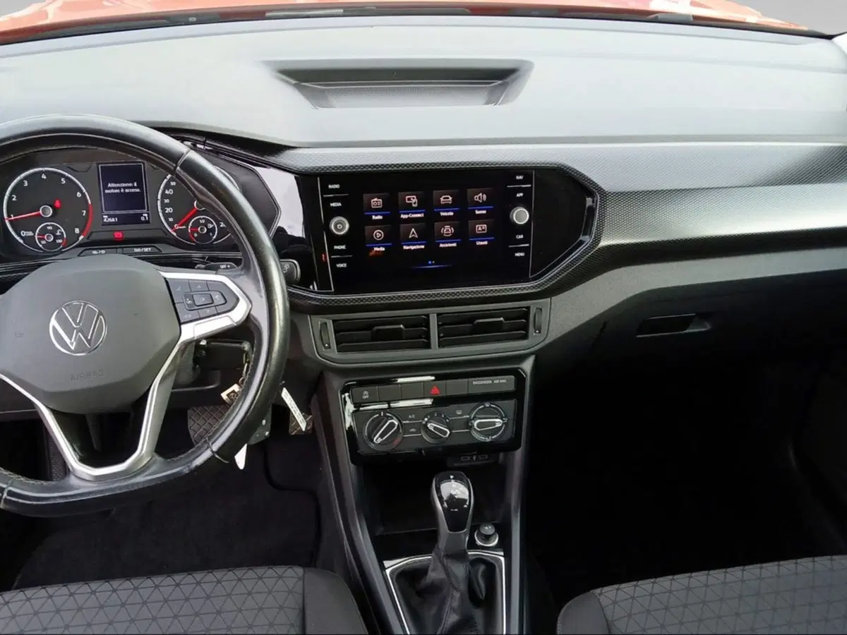 Volkswagen T-Cross usata a Siena (9)