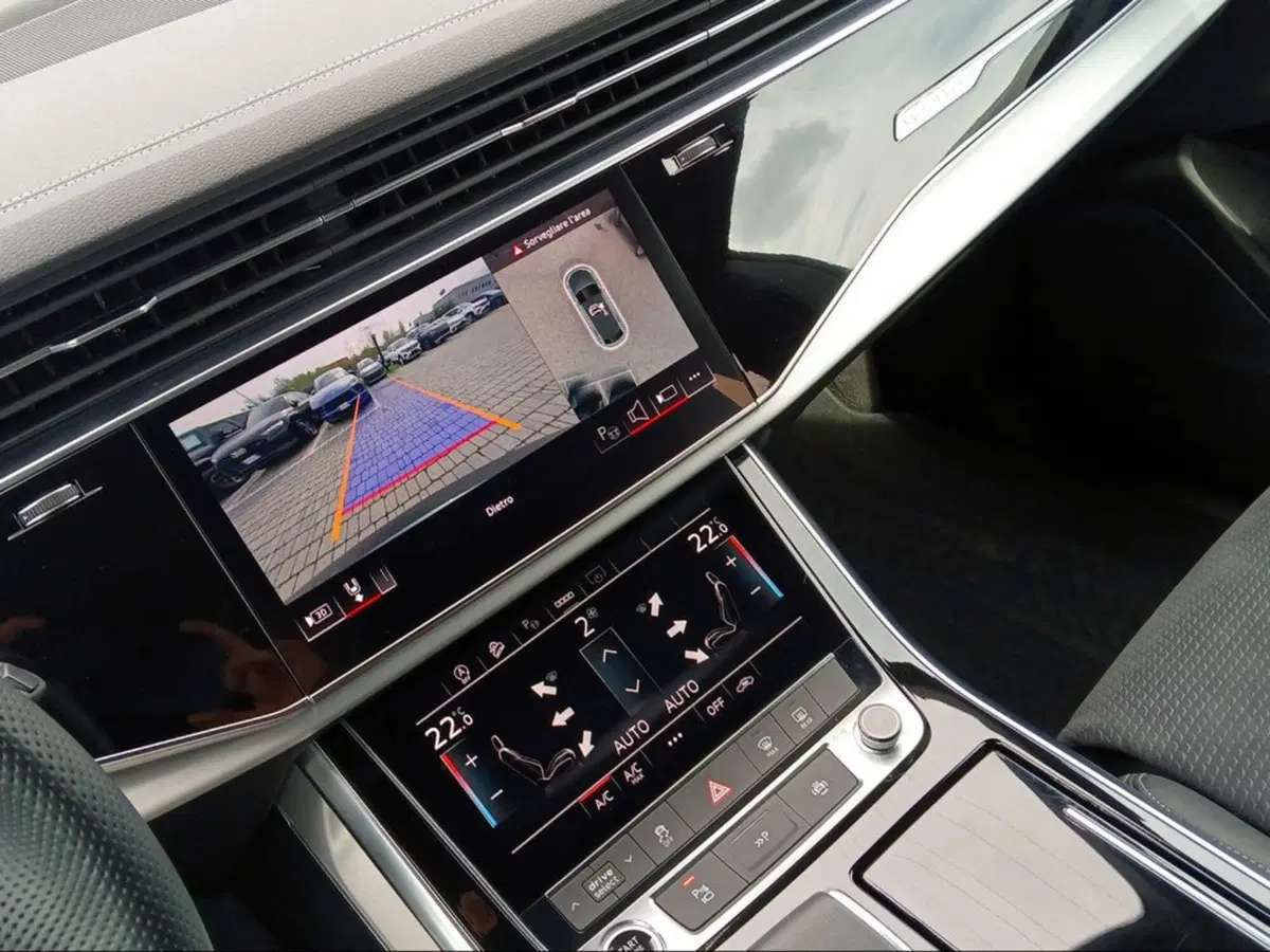 Audi Q8 usata a Firenze (15)
