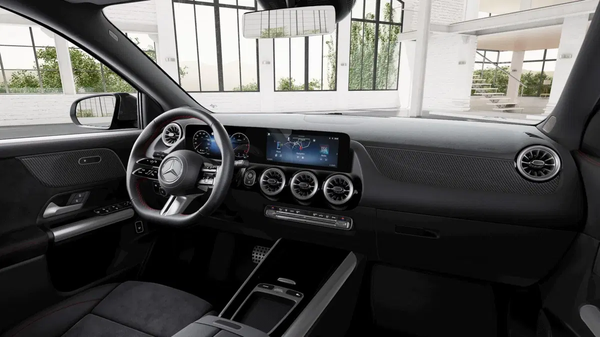 Mercedes-Benz GLA SUV nuova a Monza e Brianza (8)