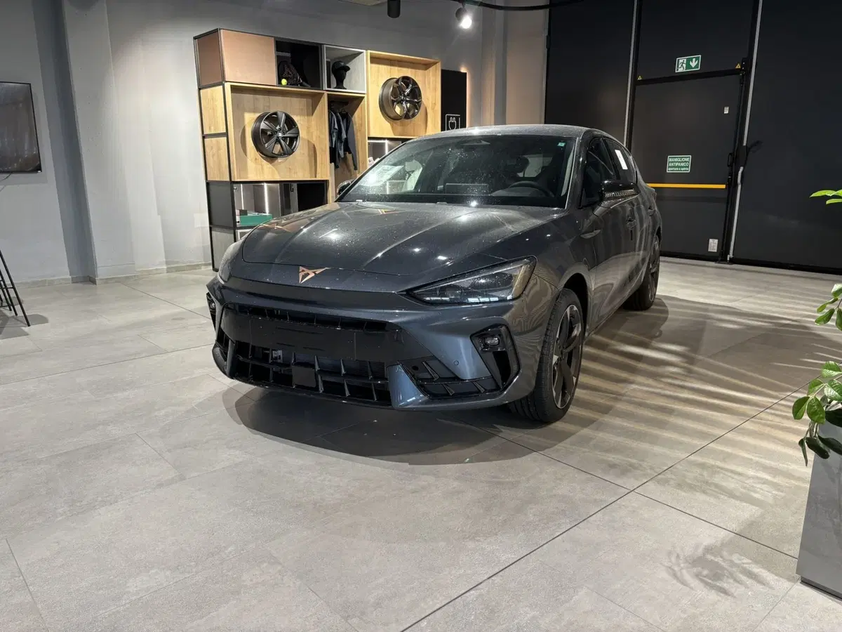 Cupra Leon nuova a Ferrara