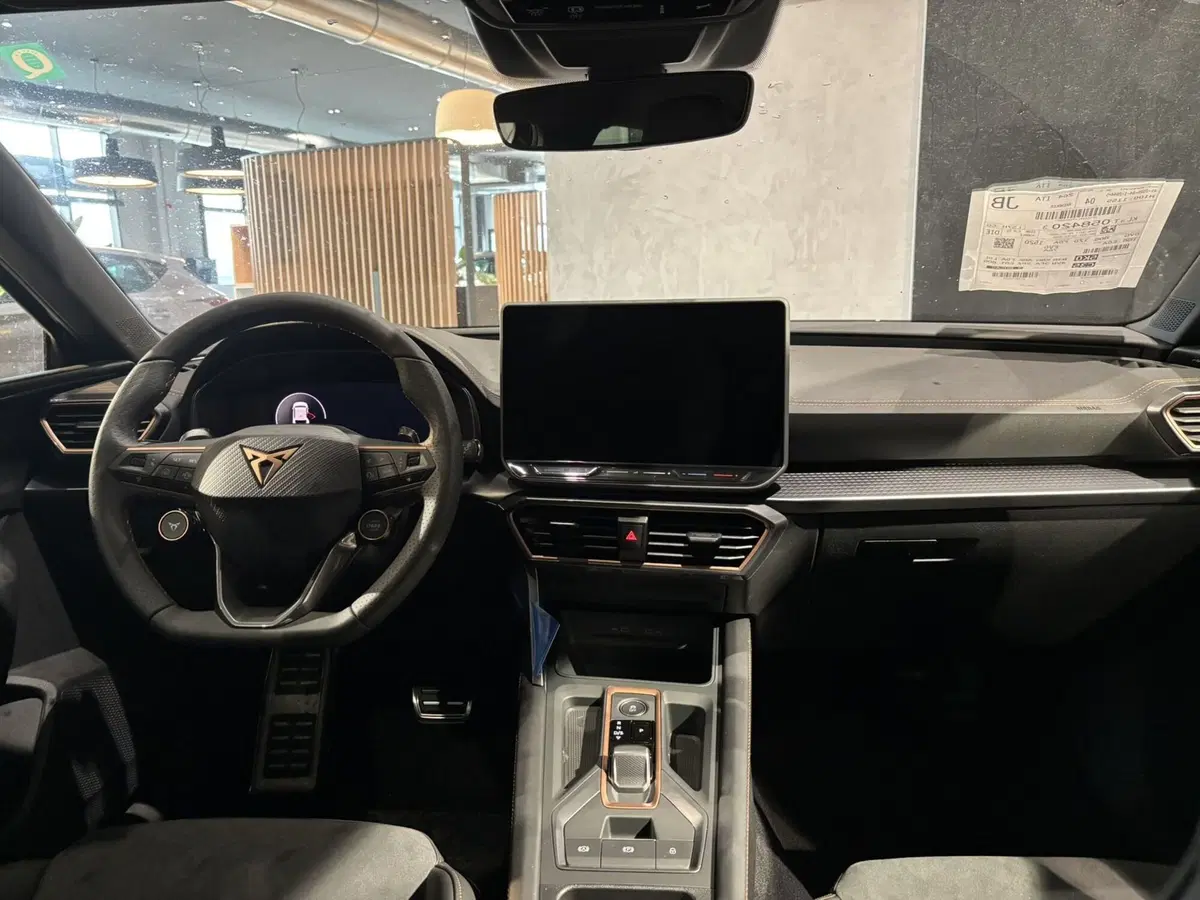 Cupra Leon nuova a Ferrara (10)