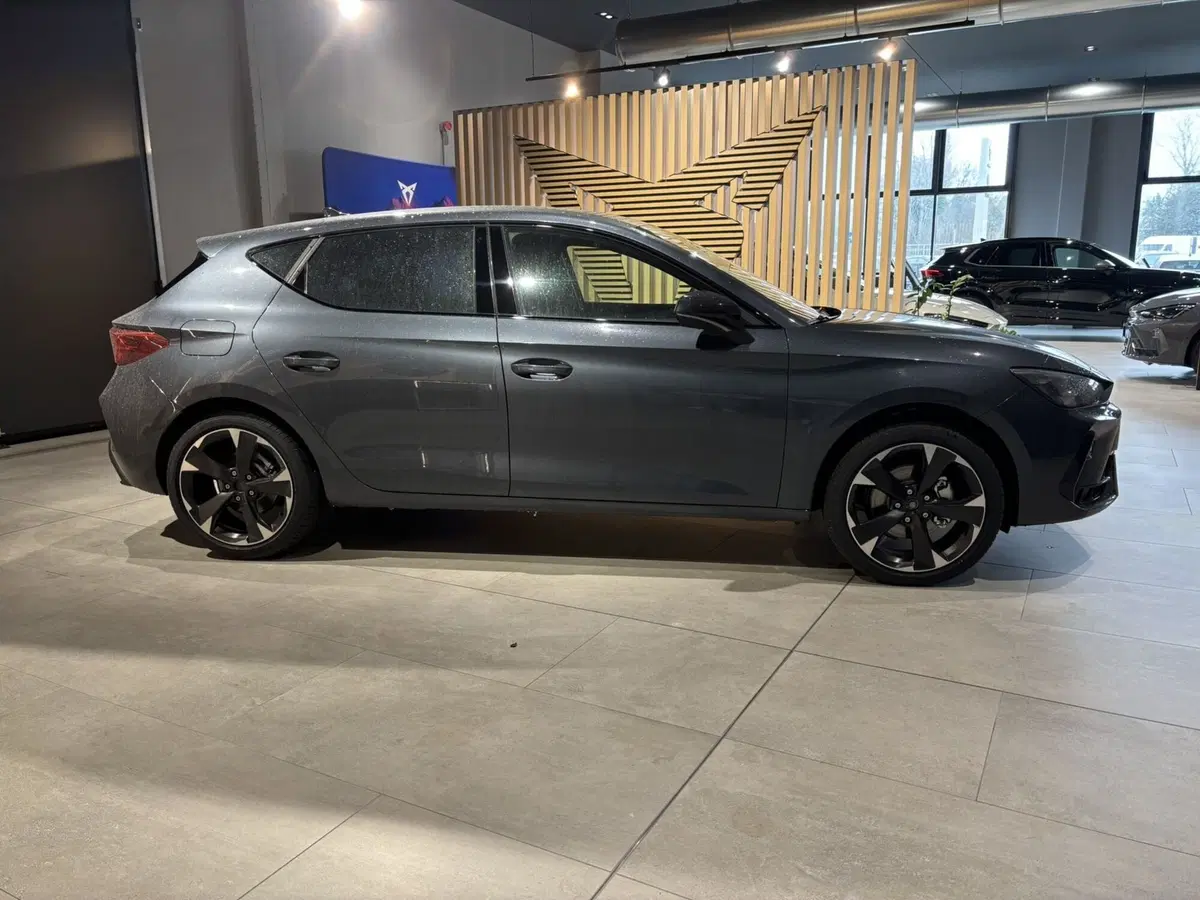 Cupra Leon nuova a Ferrara (4)