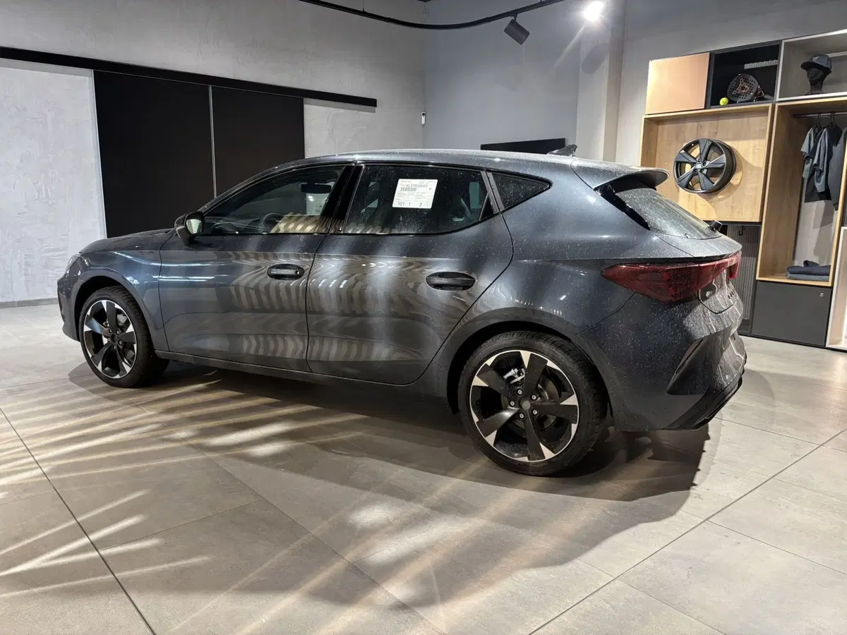 Cupra Leon nuova a Ferrara (7)