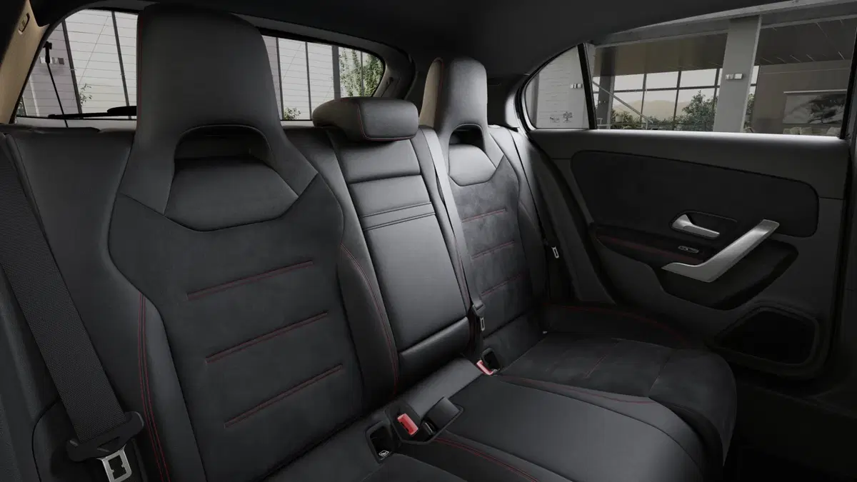 Mercedes-Benz Classe A nuova a Milano (6)