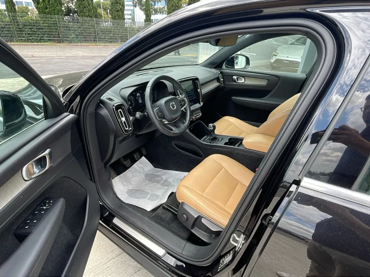 Volvo XC40 usata a Roma (10)