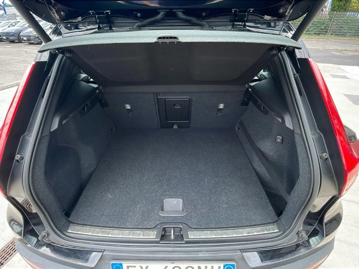Volvo XC40 usata a Roma (11)