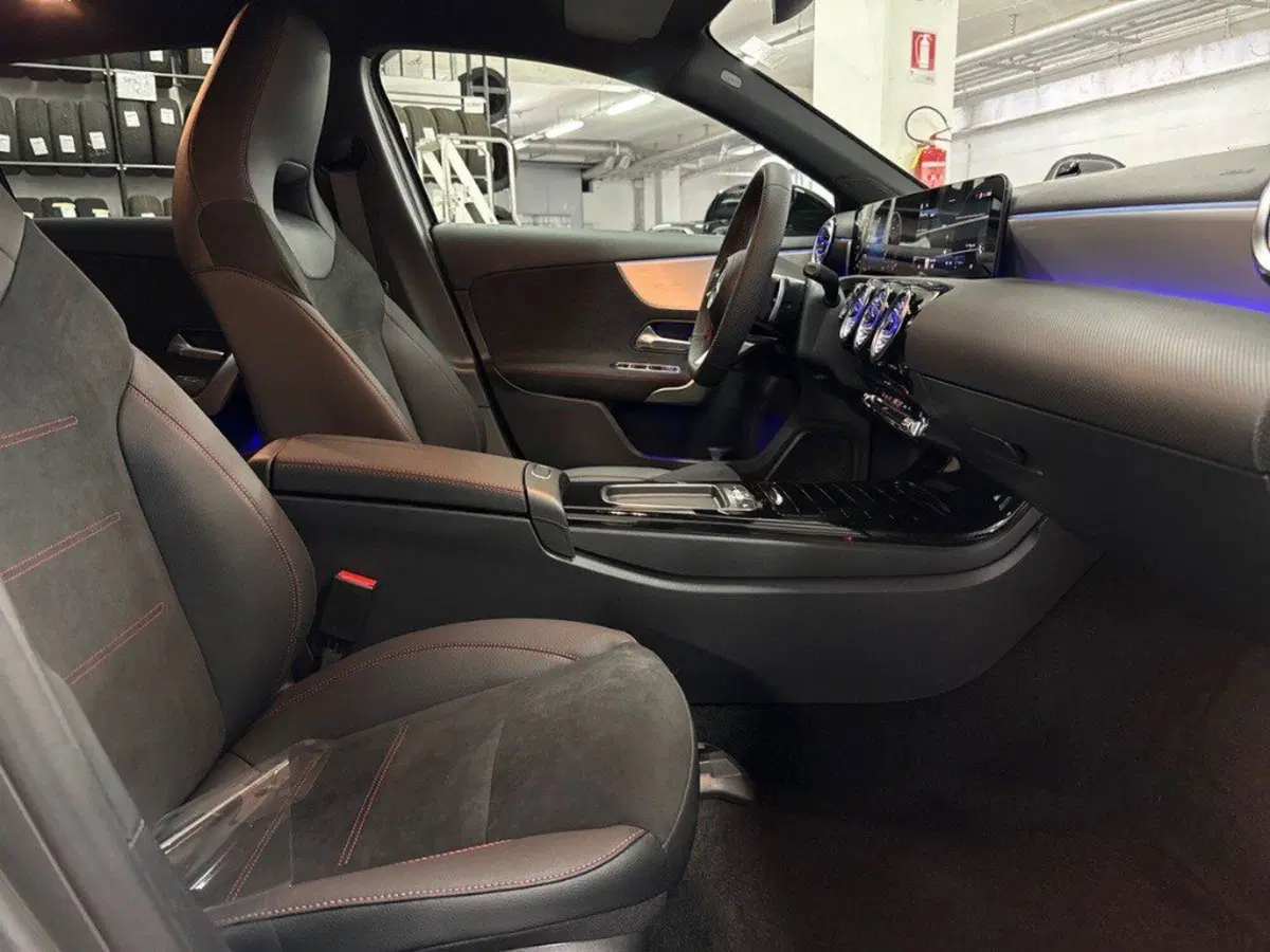 Mercedes-Benz Classe A Sedan nuova a Macerata (14)