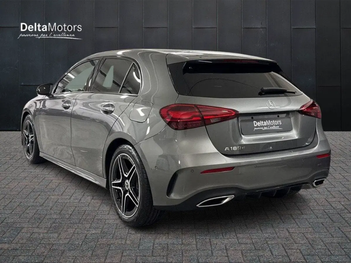 Mercedes-Benz Classe A Sedan nuova a Macerata (3)