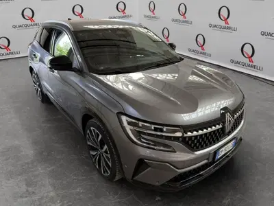 Renault Austral 1.2 full hybrid Iconic 200cv auto del 2023 usata a Milano