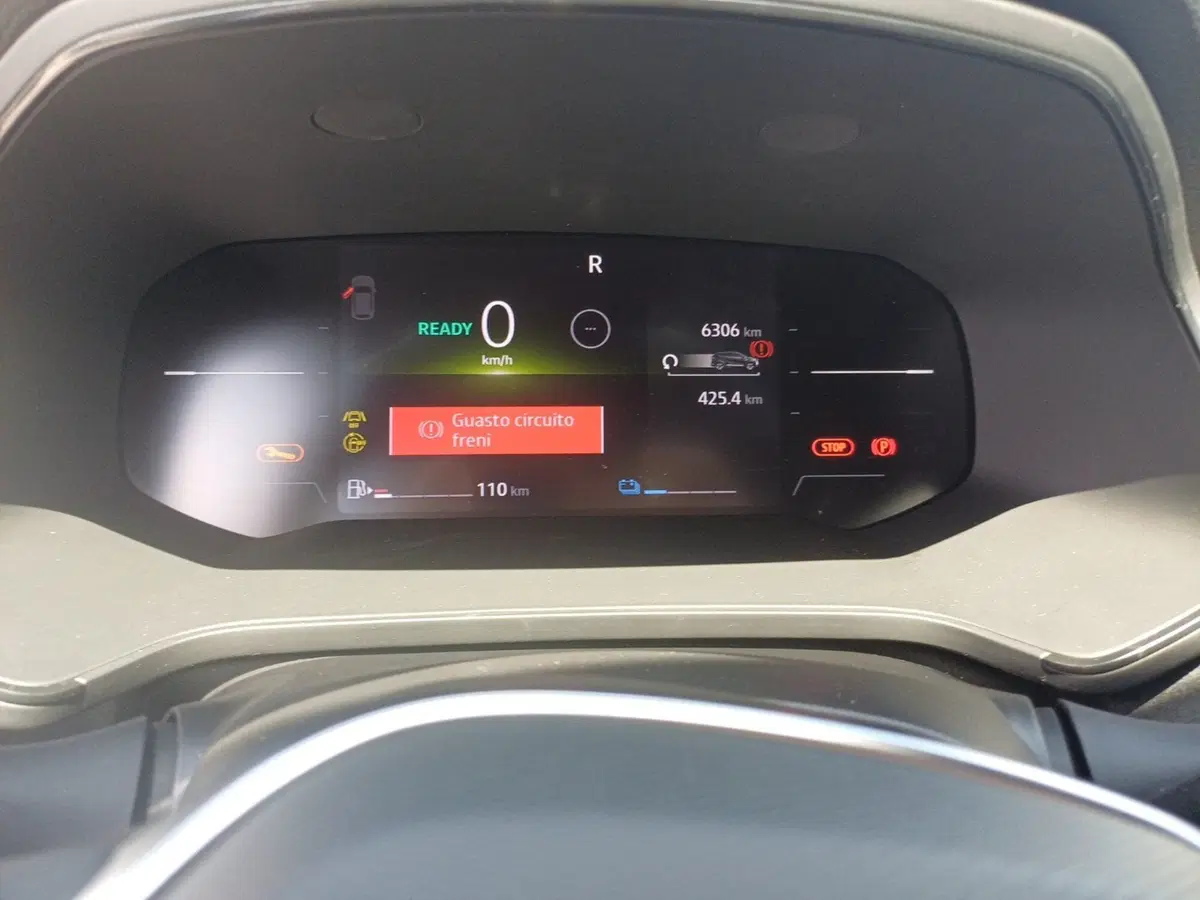 Renault Symbioz nuova a Frosinone (13)